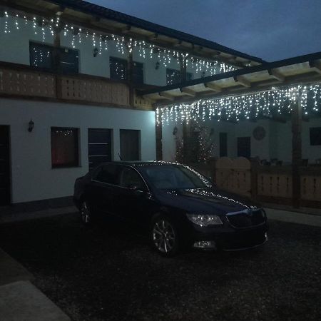 Casa De Langa Padure Hotel ซิกเกตู มาร์มาซีเอ ภายนอก รูปภาพ