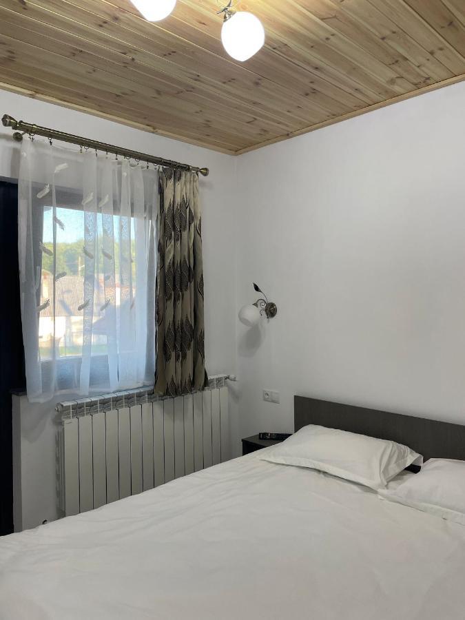 Casa De Langa Padure Hotel ซิกเกตู มาร์มาซีเอ ภายนอก รูปภาพ