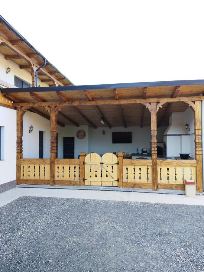 Casa De Langa Padure Hotel ซิกเกตู มาร์มาซีเอ ภายนอก รูปภาพ