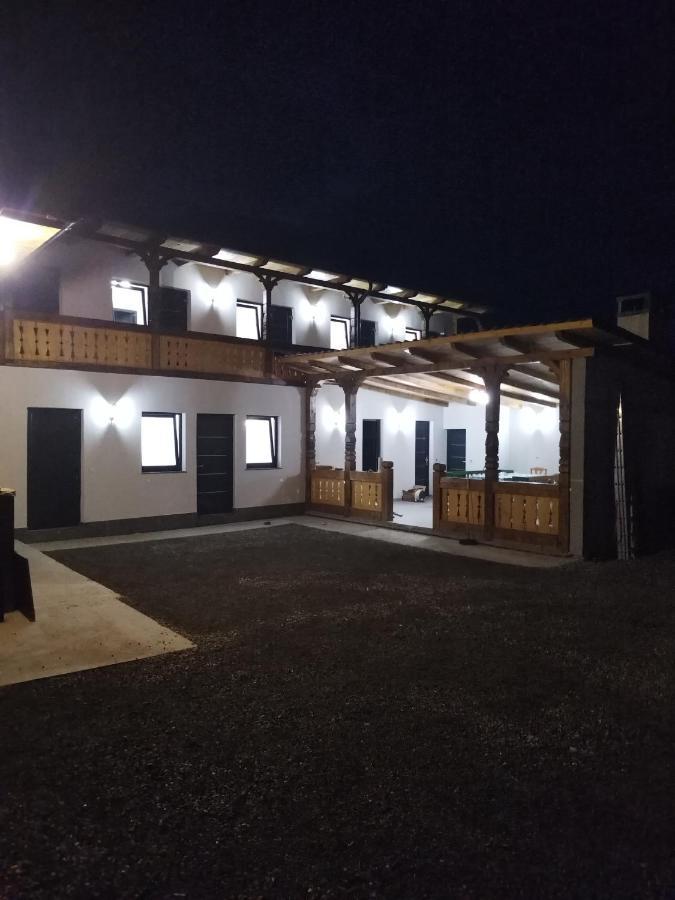 Casa De Langa Padure Hotel ซิกเกตู มาร์มาซีเอ ภายนอก รูปภาพ